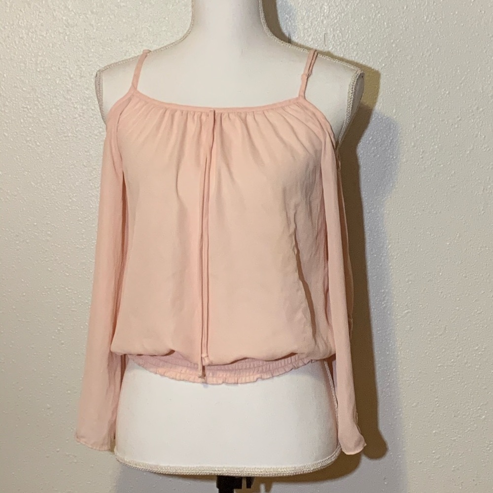 Cropped pink blouse